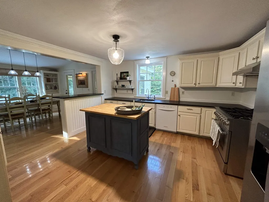 22 Peabody Drive Brentwood NH 03833