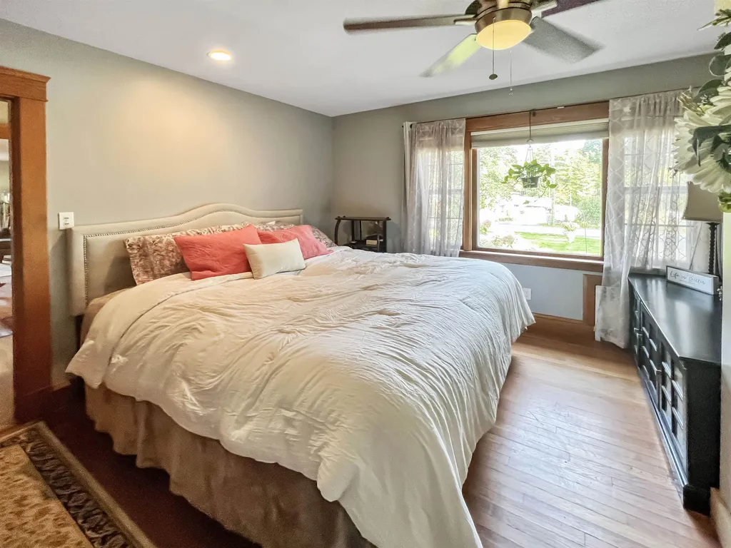25 Summit Road Newport NH 03773