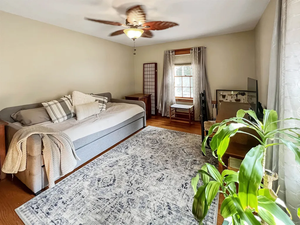 25 Summit Road Newport NH 03773