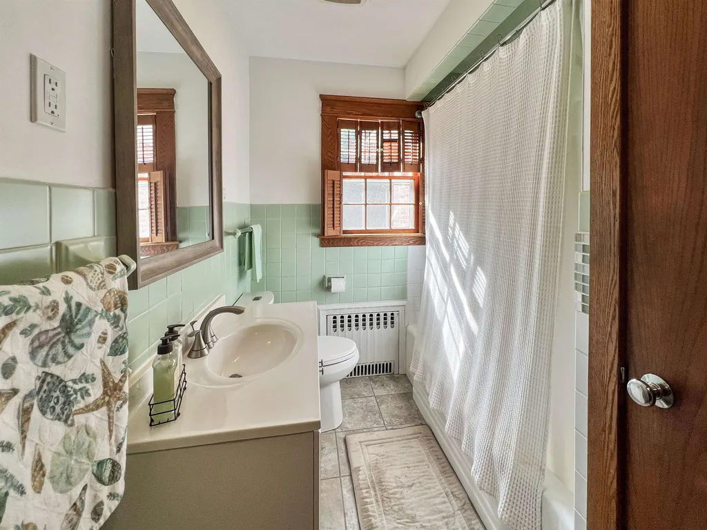 25 Summit Road Newport NH 03773