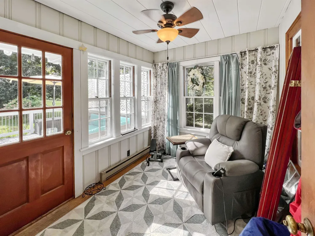 25 Summit Road Newport NH 03773