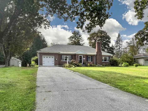25 Summit Road Newport NH 03773