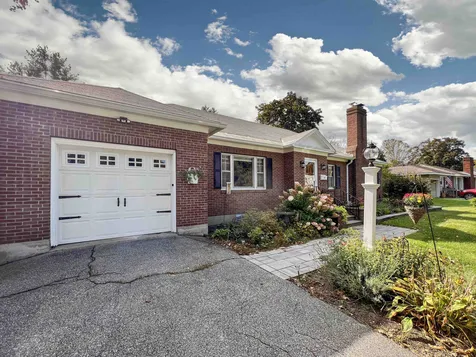 25 Summit Road Newport NH 03773
