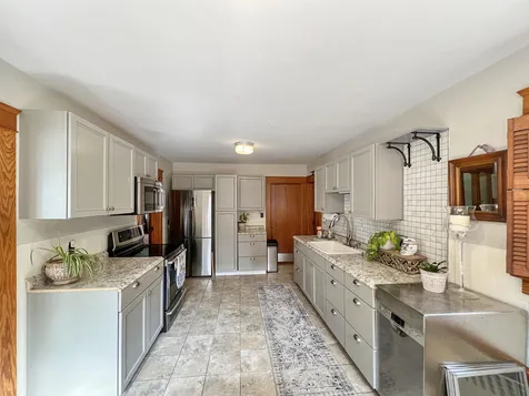 25 Summit Road Newport NH 03773