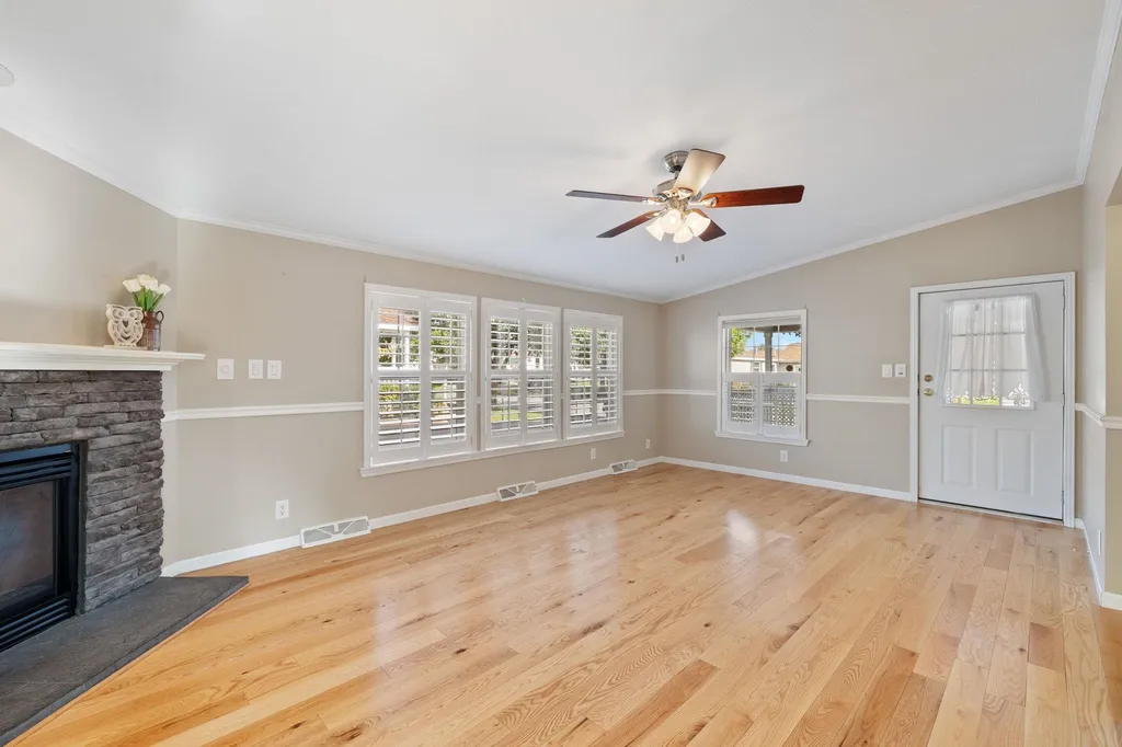 176 Victorian Way Manchester NH 03104