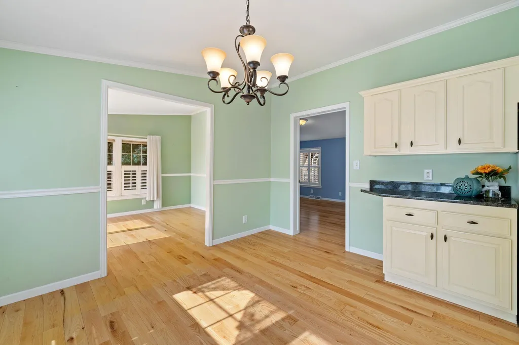 176 Victorian Way Manchester NH 03104