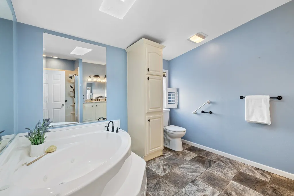 176 Victorian Way Manchester NH 03104