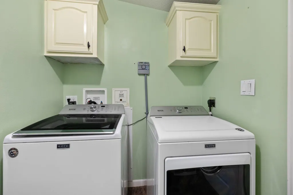 176 Victorian Way Manchester NH 03104