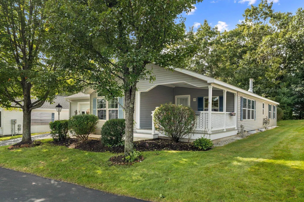 176 Victorian Way Manchester NH 03104