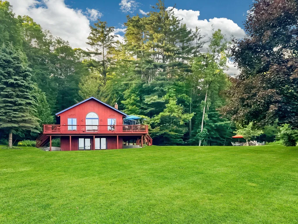 101 Labbie Lane Hartford VT 05001
