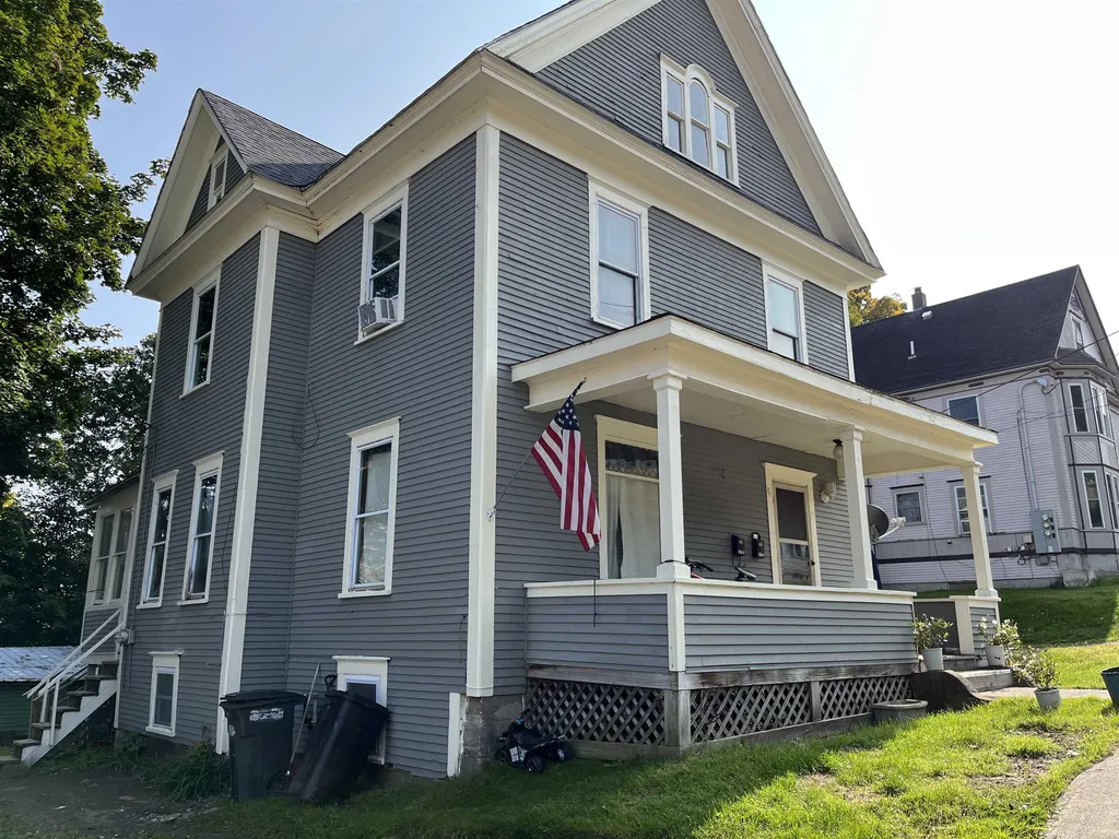 29 Cottage Street Newport City VT 05855