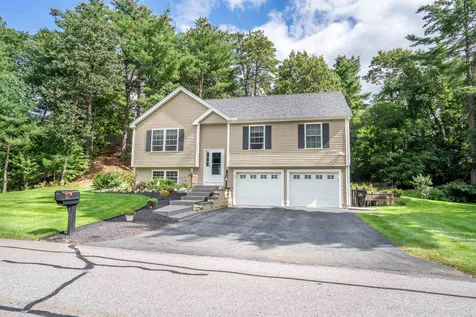 51 Carolina Way Manchester NH 03104