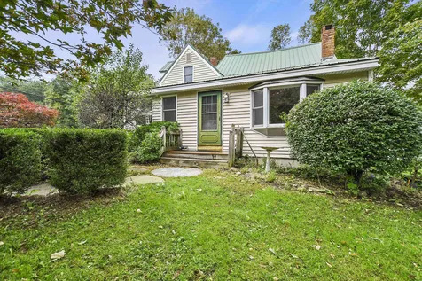42 Pleasant Street Danville NH 03819