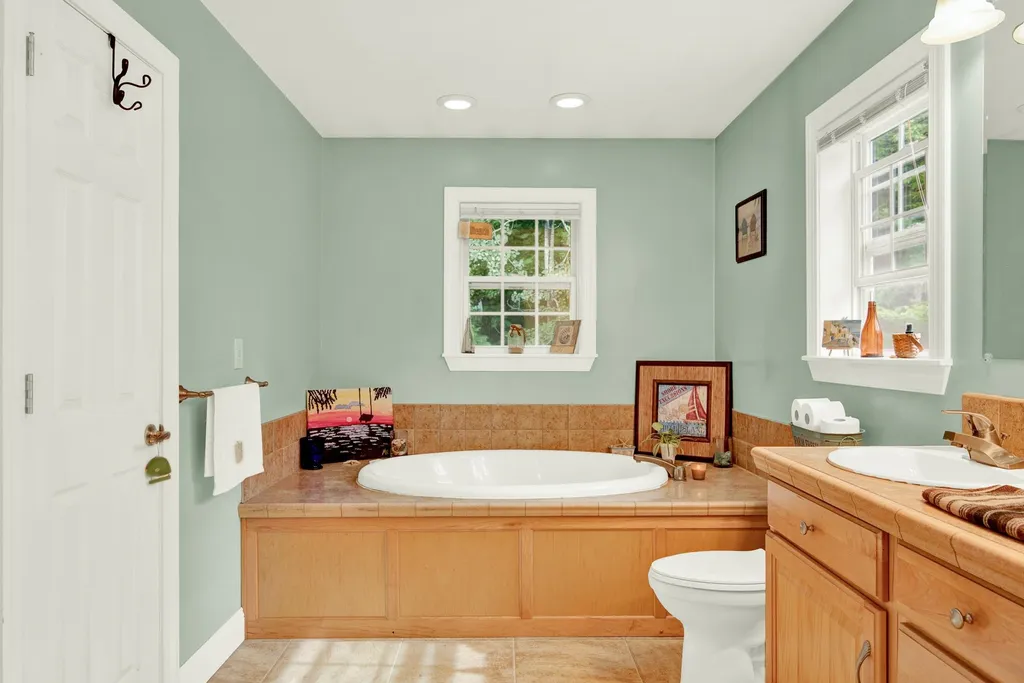 24 Grandview Road Milton NH 03851