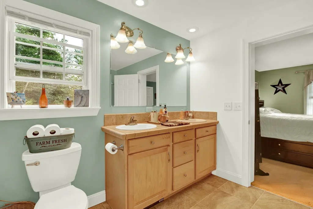 24 Grandview Road Milton NH 03851