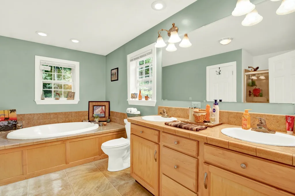 24 Grandview Road Milton NH 03851