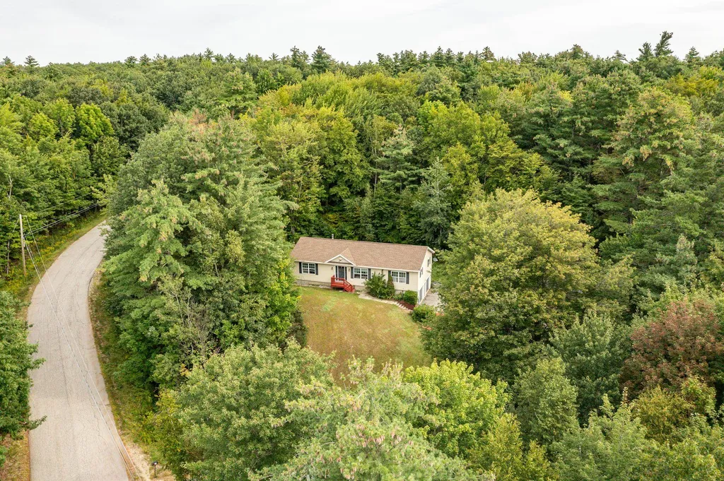 24 Grandview Road Milton NH 03851