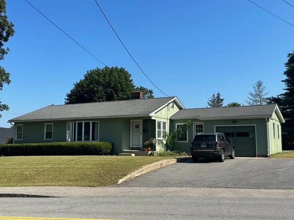 24 Packers Falls Road Newmarket NH 03857