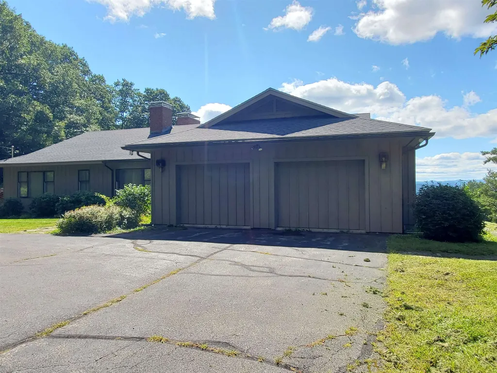 4 Dorset Lane Lebanon NH 03766