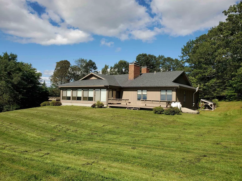 4 Dorset Lane Lebanon NH 03766