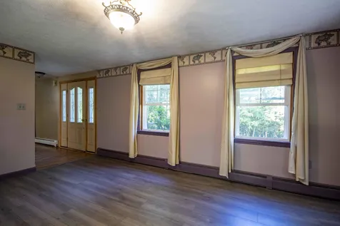 89 Hovey Road Londonderry NH 03053