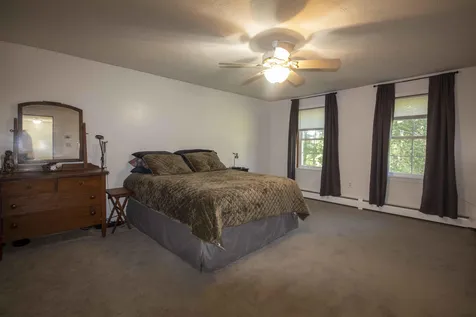 89 Hovey Road Londonderry NH 03053