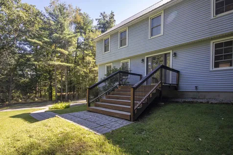 89 Hovey Road Londonderry NH 03053