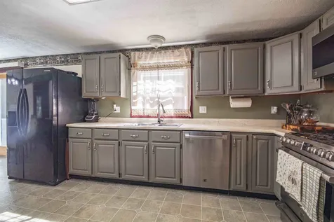 89 Hovey Road Londonderry NH 03053