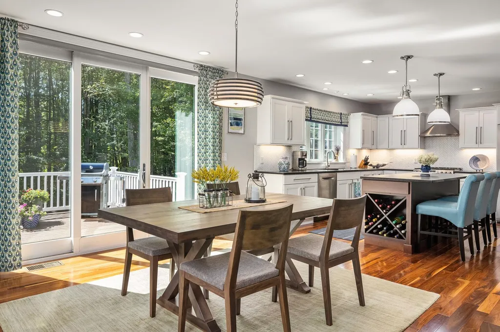 8 Lydia Lane Newington NH 03801