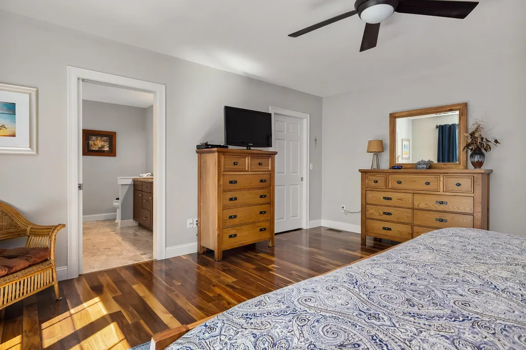 8 Lydia Lane Newington NH 03801