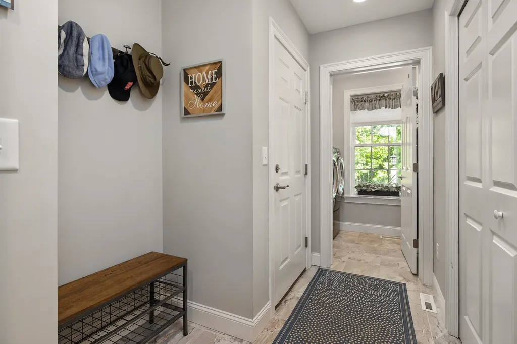 8 Lydia Lane Newington NH 03801