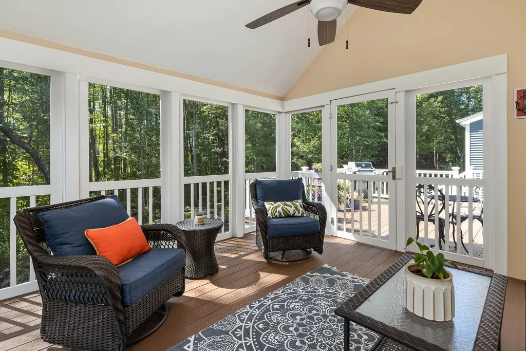 8 Lydia Lane Newington NH 03801