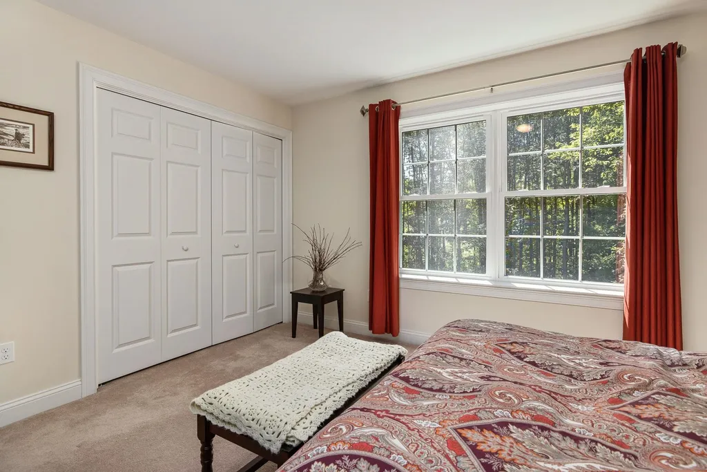 8 Lydia Lane Newington NH 03801