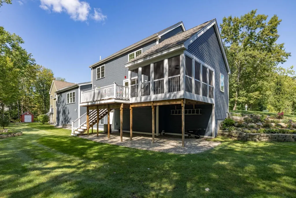 8 Lydia Lane Newington NH 03801