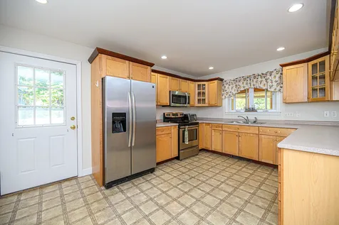 15 Depot Road Stratham NH 03885