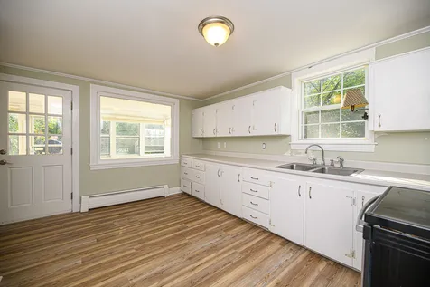 15 Depot Road Stratham NH 03885