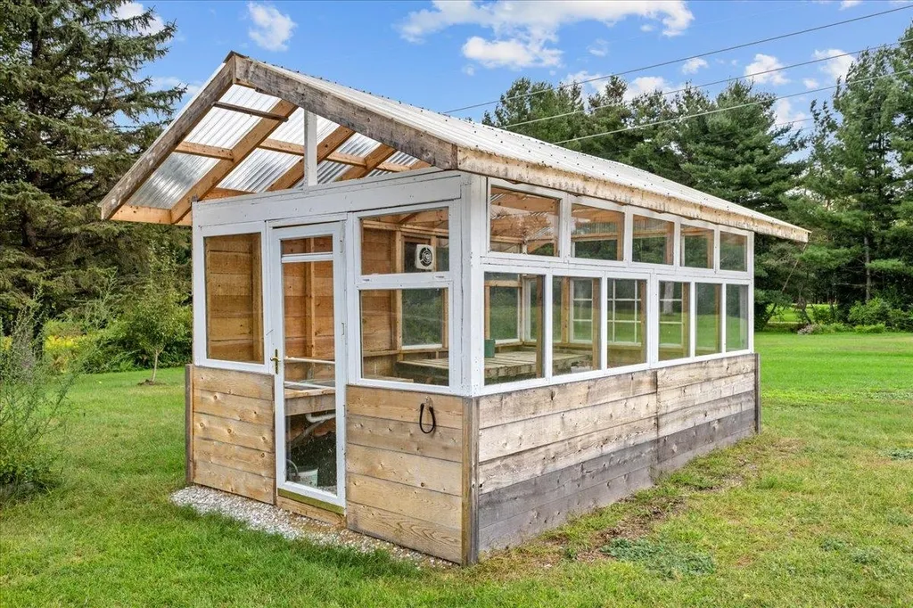 1032 Decker Road Georgia VT 05468