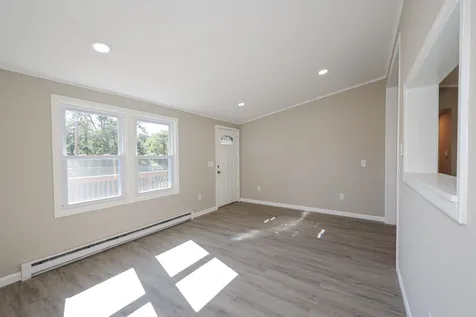 214 Hampstead Road Derry NH 03038