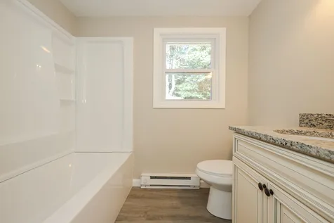 214 Hampstead Road Derry NH 03038