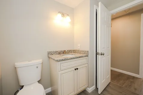 214 Hampstead Road Derry NH 03038