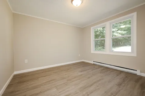 214 Hampstead Road Derry NH 03038