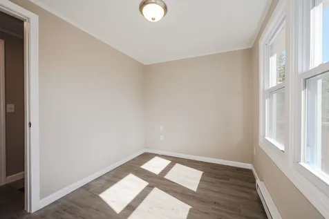 214 Hampstead Road Derry NH 03038