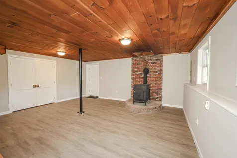 214 Hampstead Road Derry NH 03038