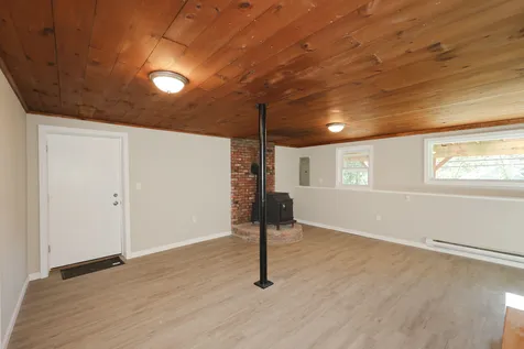 214 Hampstead Road Derry NH 03038