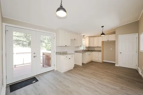 214 Hampstead Road Derry NH 03038