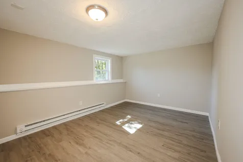 214 Hampstead Road Derry NH 03038