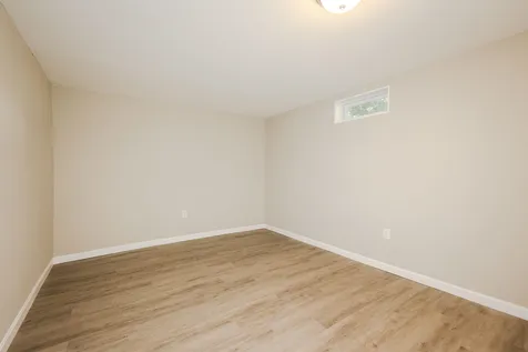 214 Hampstead Road Derry NH 03038