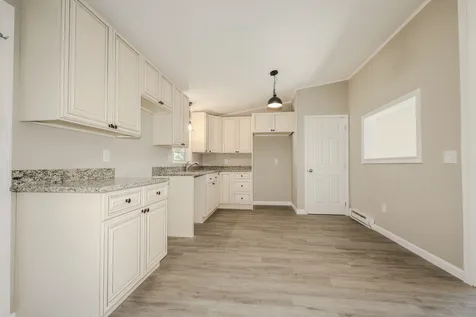 214 Hampstead Road Derry NH 03038