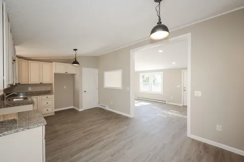 214 Hampstead Road Derry NH 03038