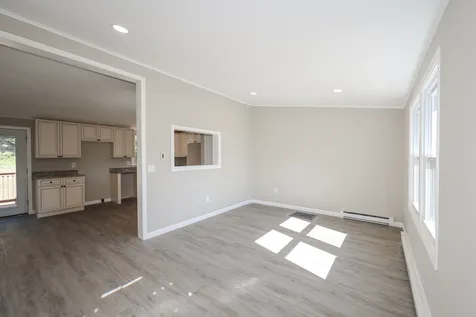 214 Hampstead Road Derry NH 03038